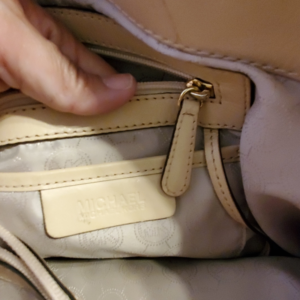 Purse - Picture 3 of 4